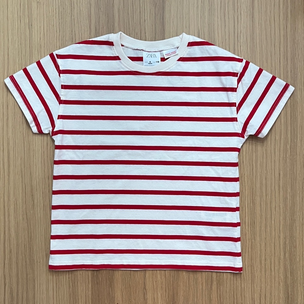 Zara, Kids stripped t-shirt, size 6 runs smaller